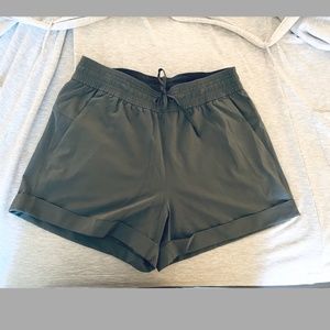 COPY - Lululemon On the Fly Short  2.5" We Are Fr…